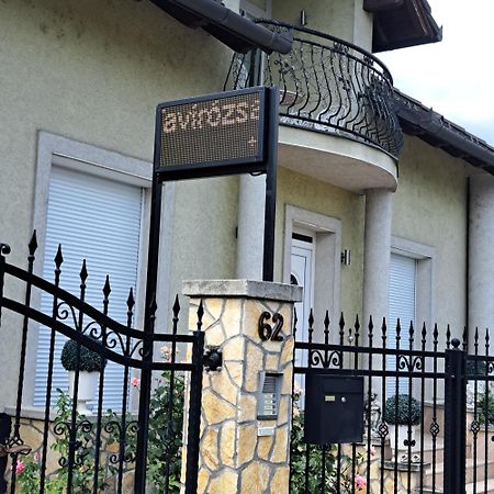 Tavirozsa Lejlighed Balatonfůzfő Eksteriør billede